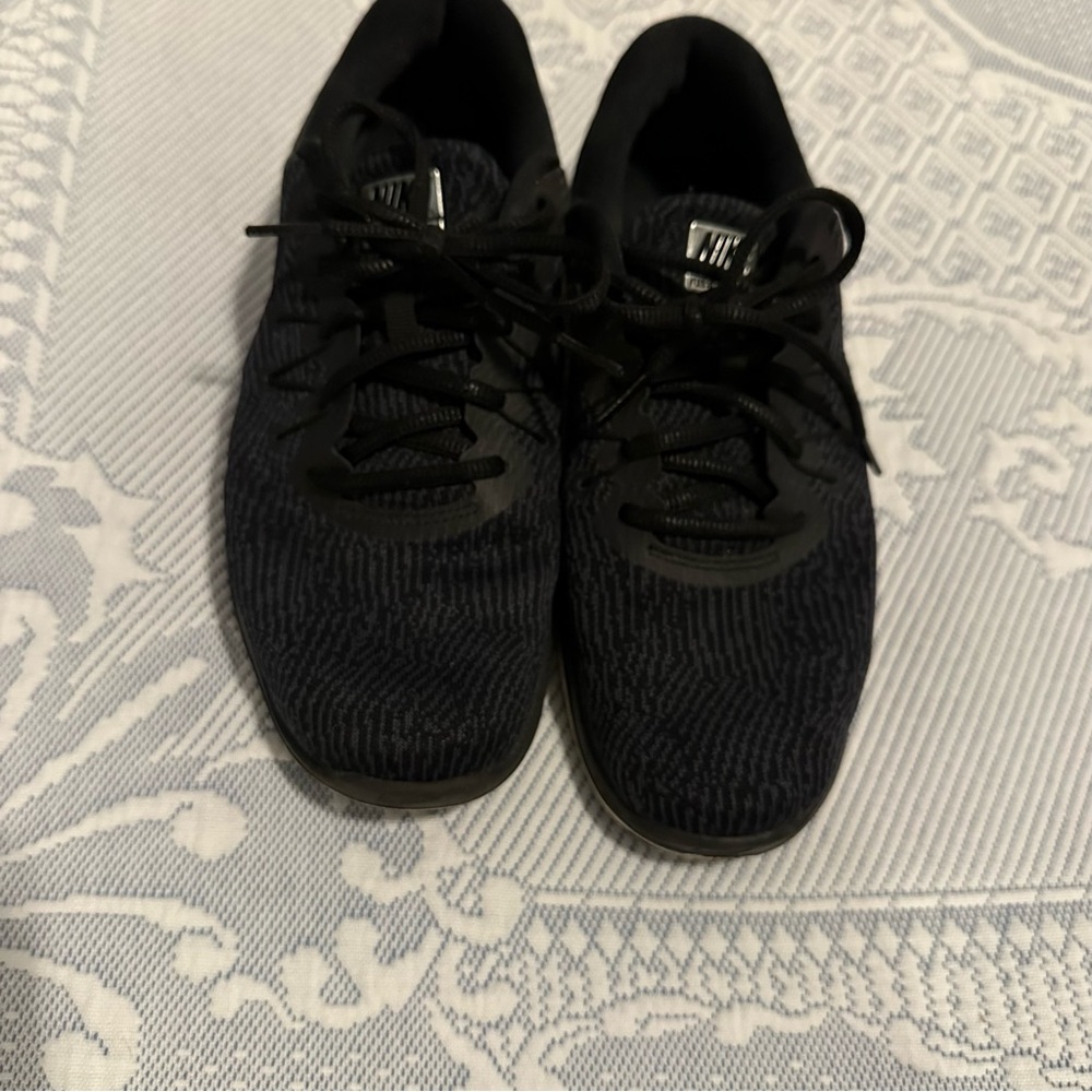 Nike Flex Supreme TR6 shoes